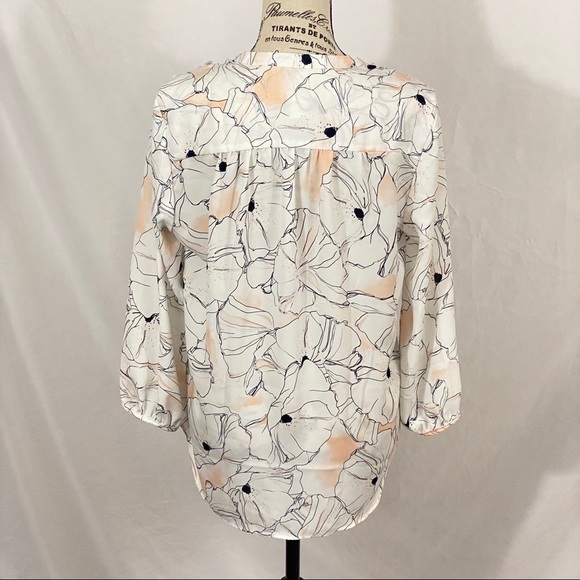 Saint Tropez Wear Floral Blouse Size Medium - Picture 2 of 4